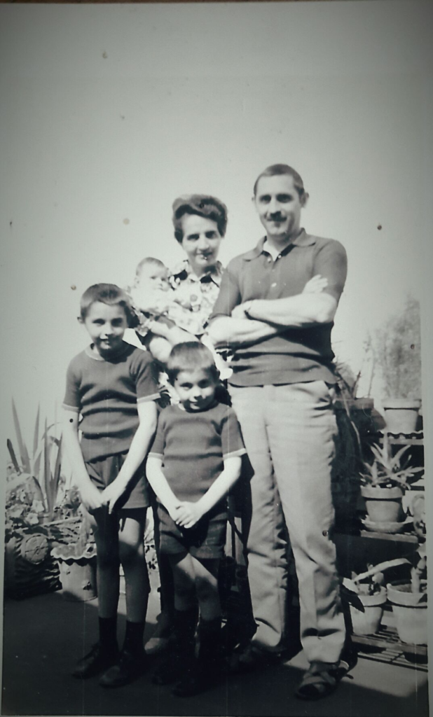 Photo ancienne de famille années 70